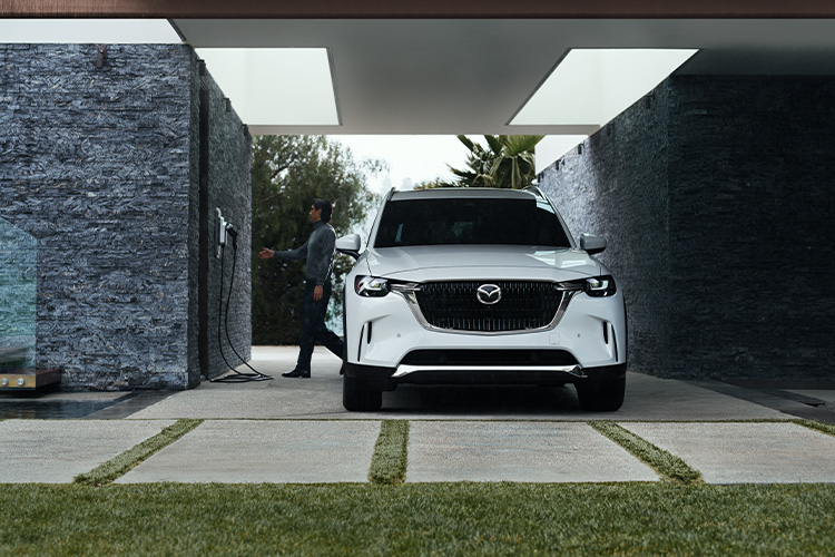 Hybrids vs. Plug-in Hybrids – Mazda CX-90 PHEV Charging