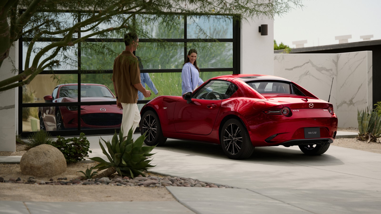2025 Mazda MX-5 Miata RF Roadster – Eye-Catching Design