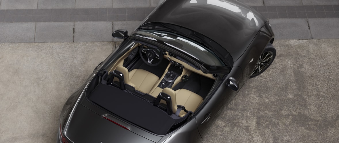 2025 Mazda MX-5 Miata – Driver-Centric Cockpit
