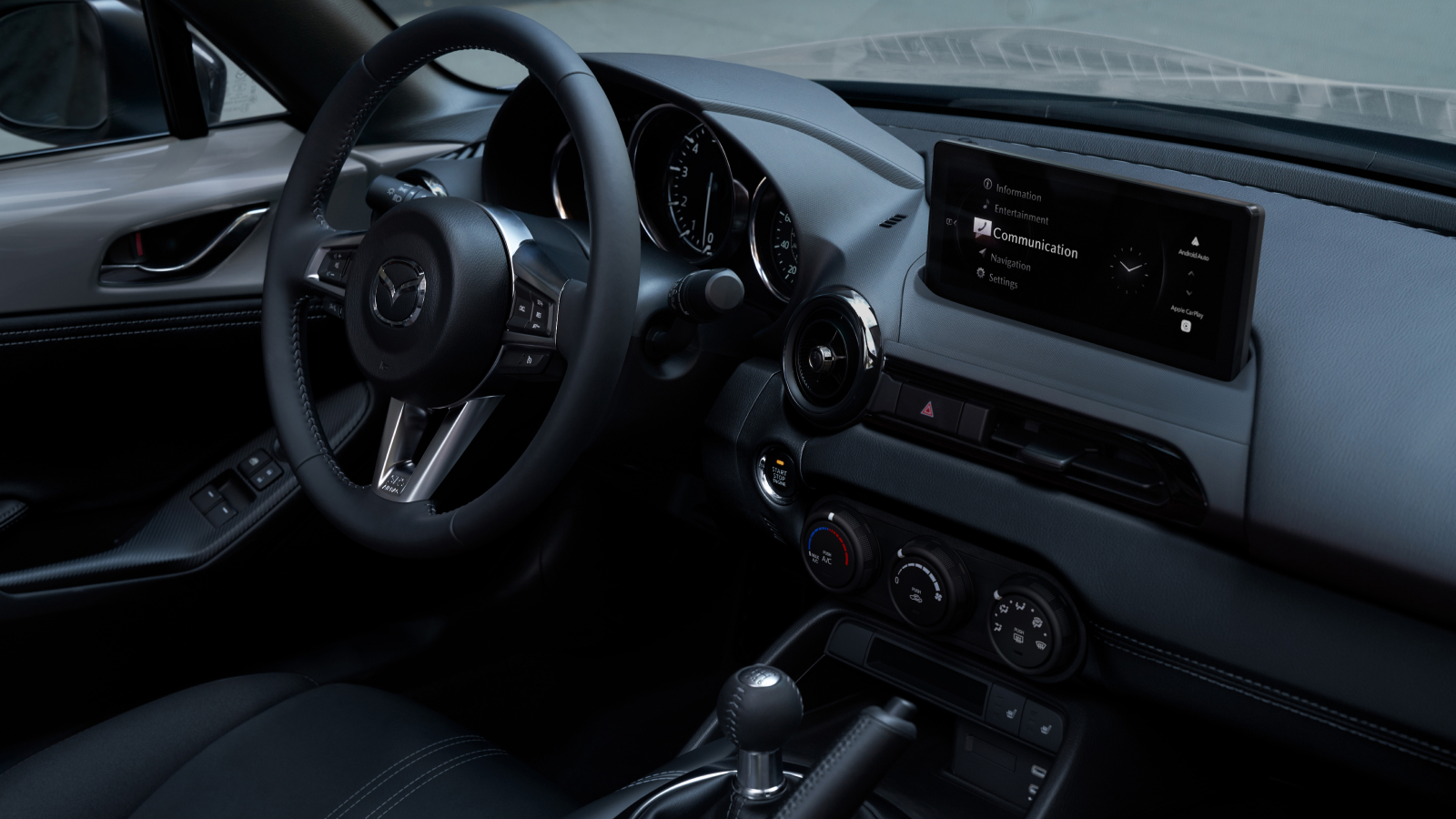 2025 Mazda MX-5 Miata – Front Cabin
