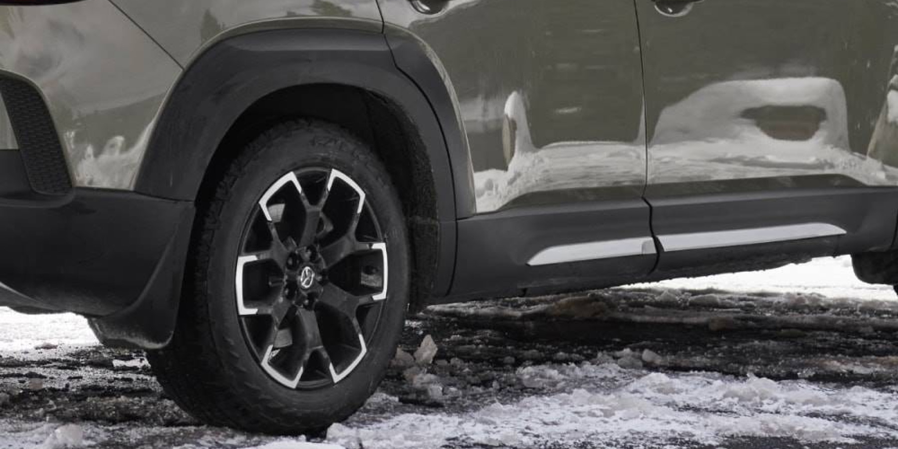 2026 Mazda CX-50 Accessories – Side Rocker