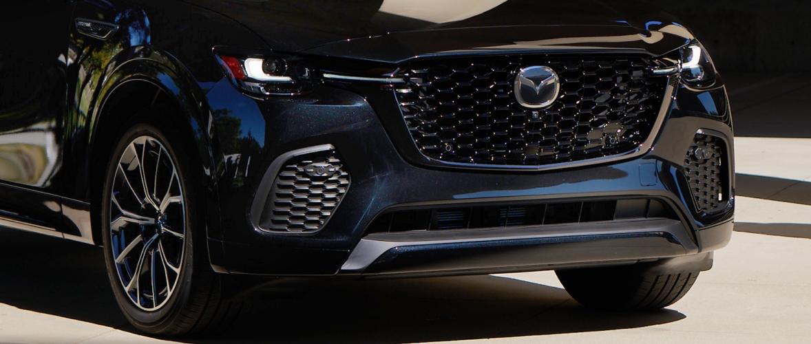 2026 Mazda CX-70 – Dramatic Black Accents