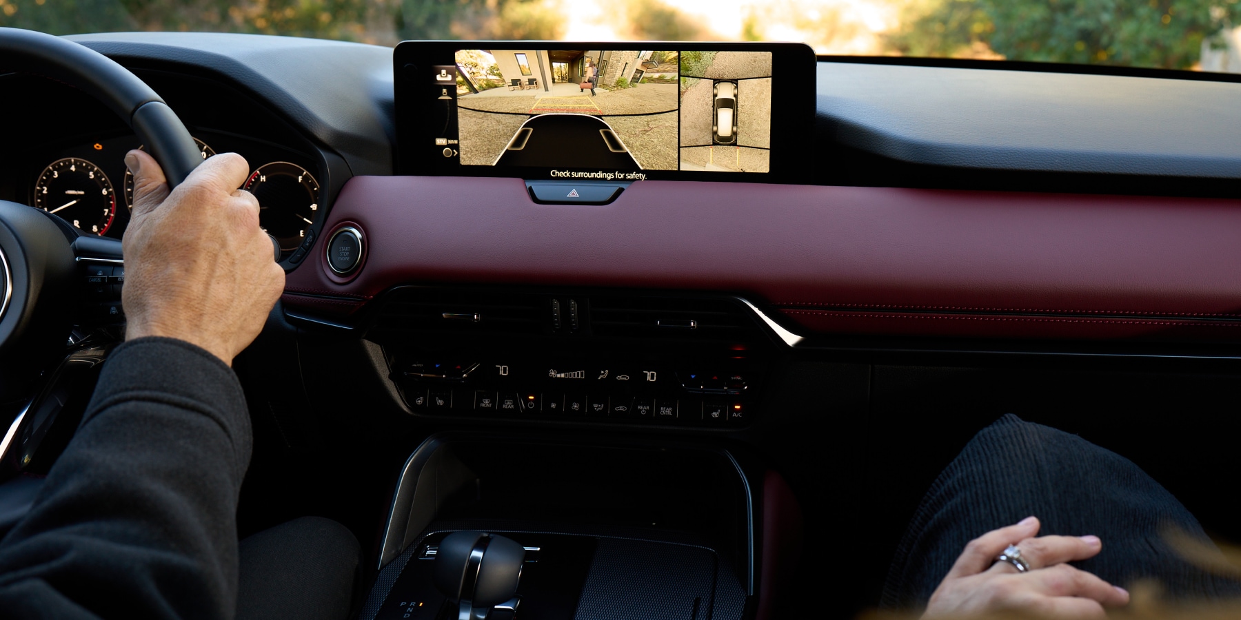 Mazda CX-70 – 360º View Monitor with See-Through Trailer Hitch View